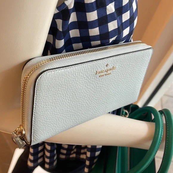 Kate Spade leila large continental wallet
Hazy Morning - Picture 14 of 16